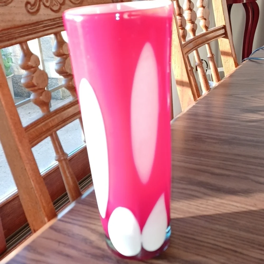 Beautiful Vibrant Red & White Tall Art Glass Vase, 10